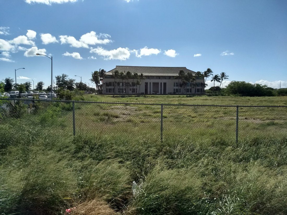 Kapolei Hale - approaching